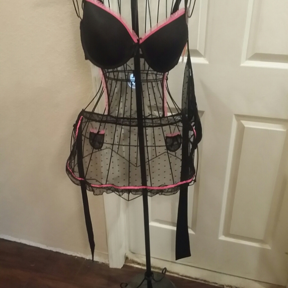 Lingerie - Picture 5 of 7